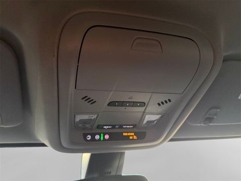 Certified 2023 GMC Acadia SLT image 23