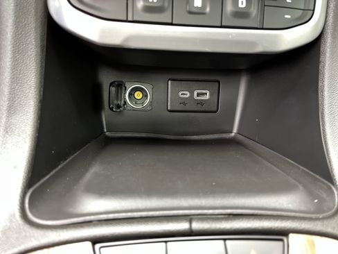 Certified 2023 GMC Acadia SLE w/ Driver Convenience Package image 27