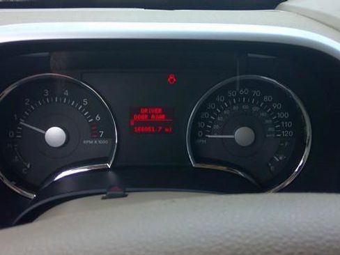 Used 2009 Mercury Mountaineer Premier image 6