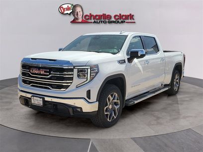 New 2025 GMC Sierra 1500 SLT