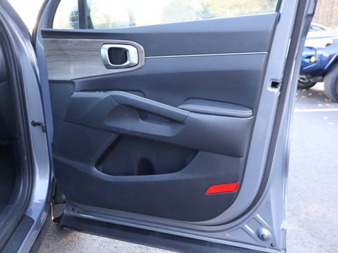 Used 2023 Kia Sorento X-Line EX image 9