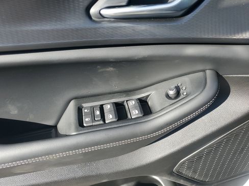 New 2025 Jeep Grand Cherokee Altitude image 11