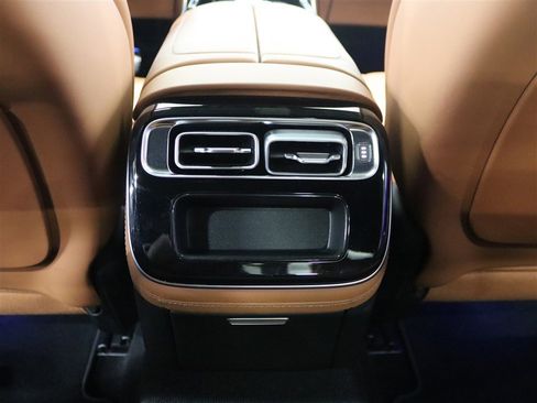 Used 2022 Mercedes-Benz S 580 4MATIC Sedan w/ AMG Line Package image 17