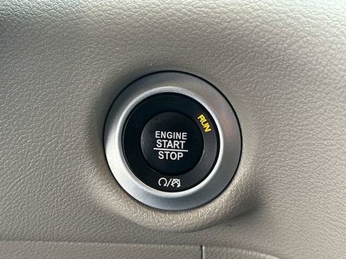 Used 2024 Chrysler Voyager LX image 35