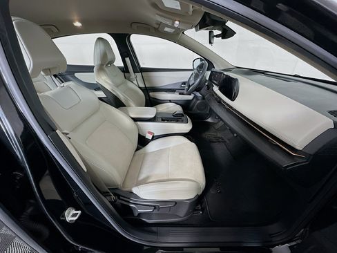 Used 2024 Nissan Ariya FWD image 31