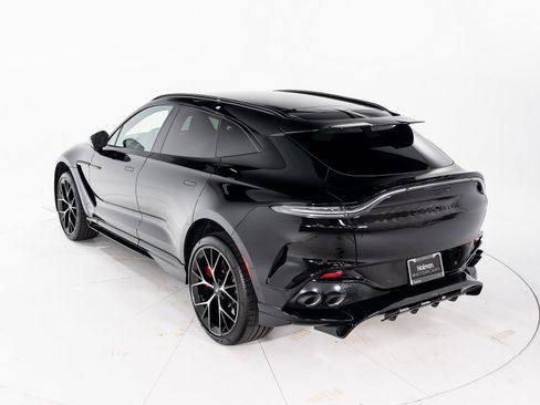 Used 2025 Aston Martin DBX 707 image 3