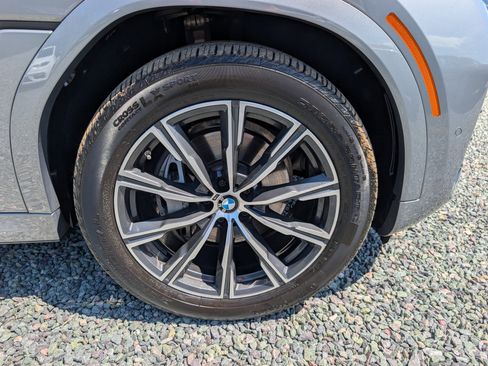 Used 2024 BMW X6 xDrive40i w/ Premium Package image 9