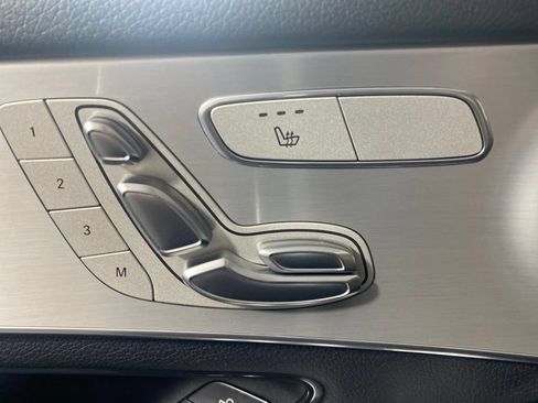 Used 2019 Mercedes-Benz GLC 300 4MATIC image 25