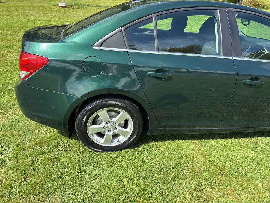 Used 2015 Chevrolet Cruze LT w/ Technology Package FWD image 17