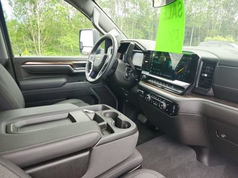 Used 2025 Chevrolet Silverado 2500 LT w/ Convenience Package AWD/4WD image 26