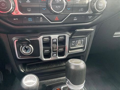 Used 2023 Jeep Wrangler Unlimited AWD/4WD image 25