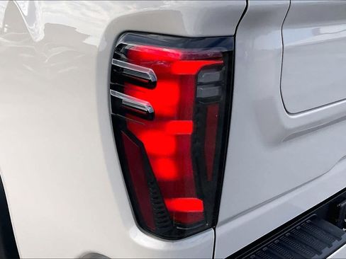 Used 2026 GMC Sierra 2500 AT4 w/ AT4 Premium Plus Package AWD/4WD image 26