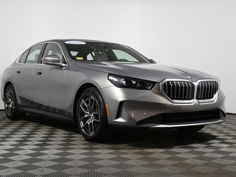 Used 2026 BMW 530i w/ Premium Package RWD image 9