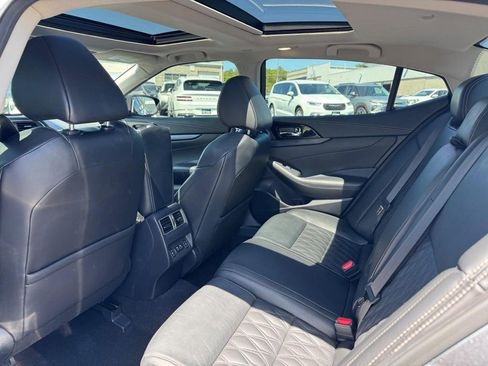 Used 2023 Nissan Maxima Platinum w/ Sport Mat Group FWD image 15