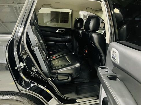 Used 2018 Nissan Pathfinder SL w/ Midnight Edition Package image 31
