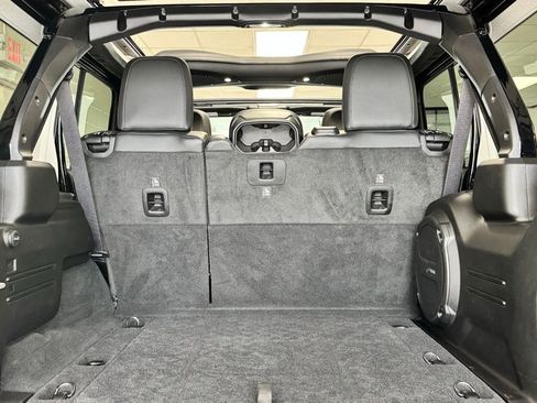 Certified 2024 Jeep Wrangler Unlimited Rubicon AWD/4WD image 9