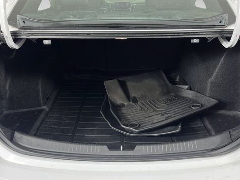 Used 2022 Chevrolet Malibu LT FWD image 39