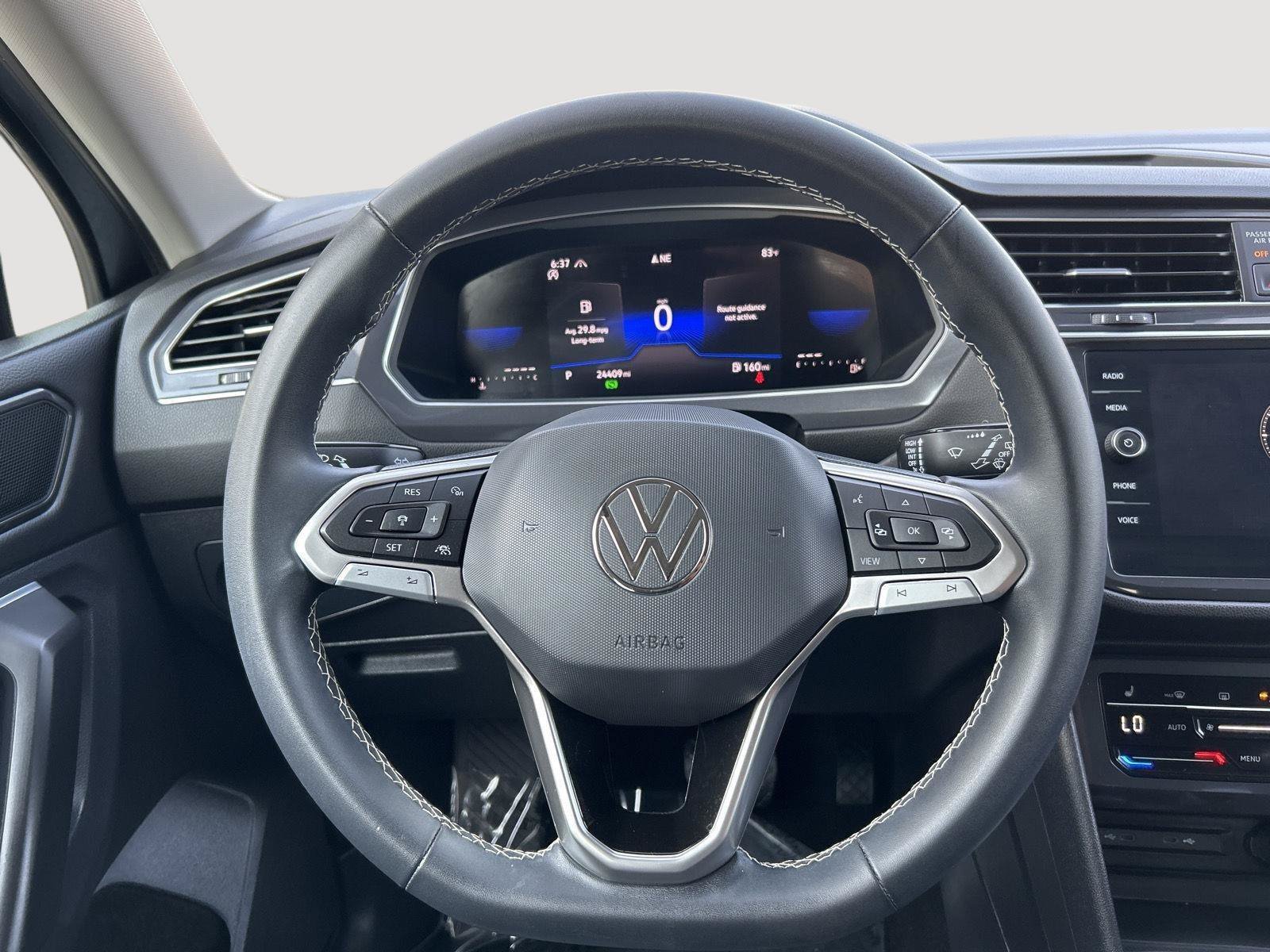 Used 2023 Volkswagen Tiguan SE AWD/4WD image 16