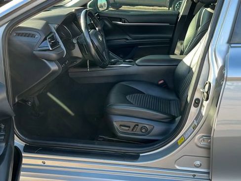 Used 2021 Toyota Camry SE w/ Carpet Mat Package (TMS) FWD image 17