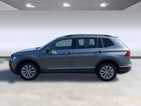 Used 2018 Volkswagen Tiguan SE image 2
