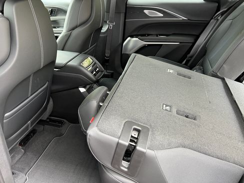 New 2025 Cadillac Lyriq Luxury image 19