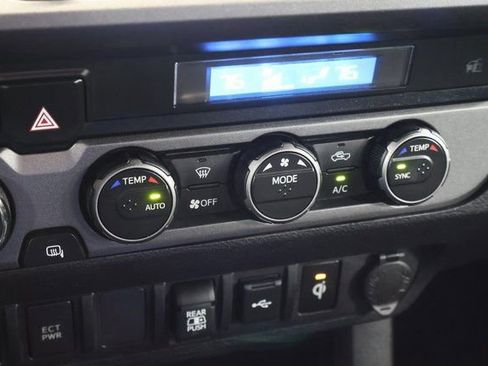 Used 2023 Toyota Tacoma TRD Sport w/ Black Out Package (TMS) image 17