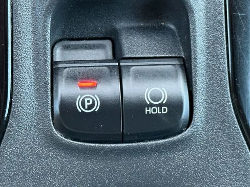 Used 2021 Toyota Corolla LE image 37