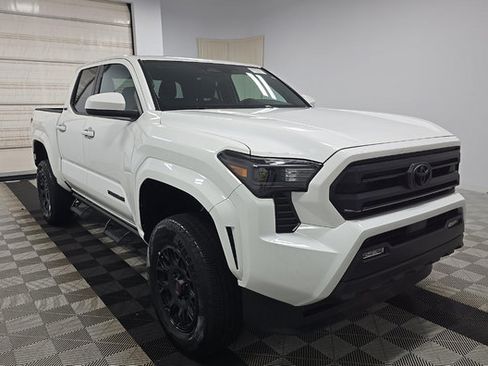 Used 2025 Toyota Tacoma SR5 AWD/4WD image 2