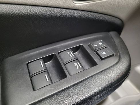 Used 2017 Honda Pilot Touring image 27