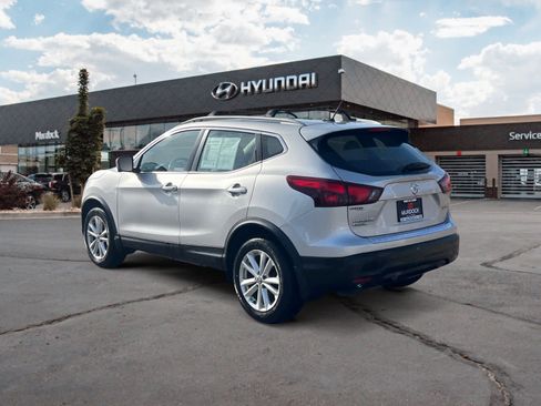 Used 2019 Nissan Rogue Sport SV w/ Technology Package image 3