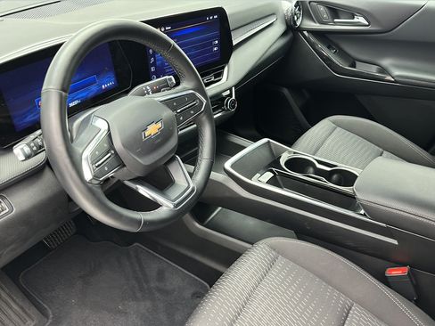 Used 2025 Chevrolet Equinox LT AWD/4WD image 11