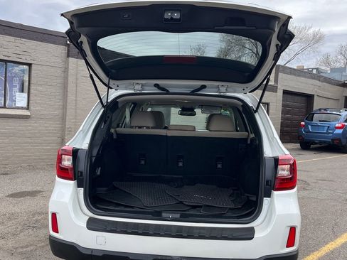 Used 2017 Subaru Outback 2.5i Premium image 22