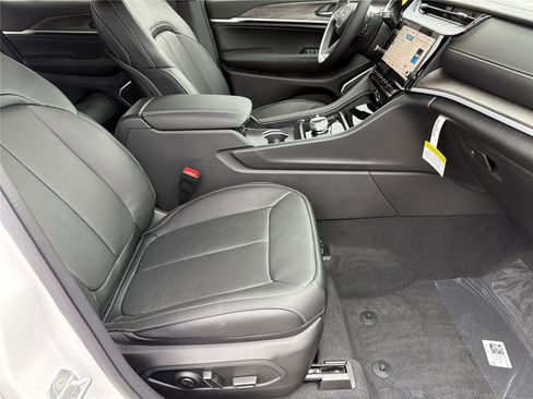 New 2026 Jeep Grand Cherokee Limited Reserve image 10