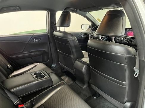 Used 2017 Honda Accord Sport image 14