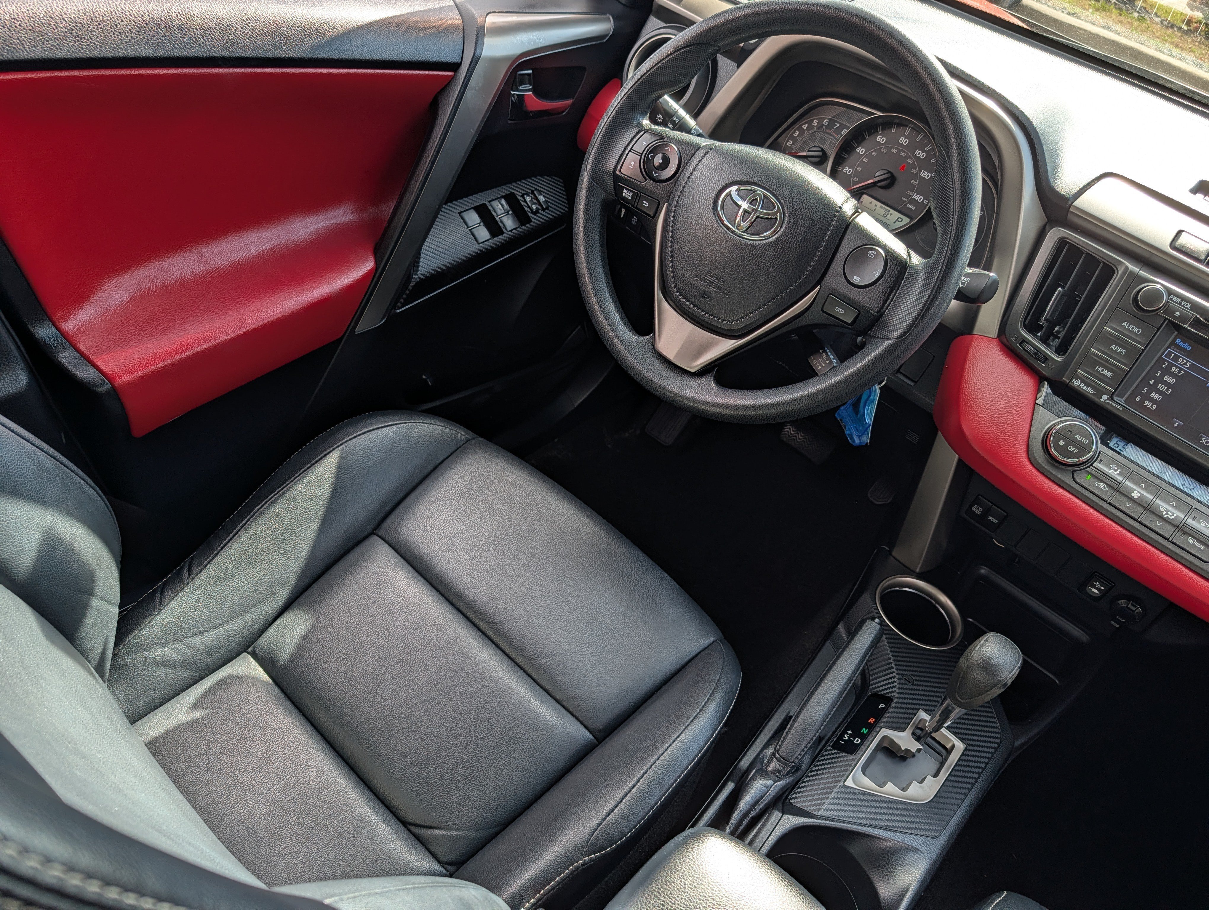 Used 2014 Toyota RAV4 XLE AWD/4WD image 9