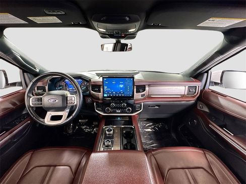 Used 2023 Ford Expedition Limited image 17