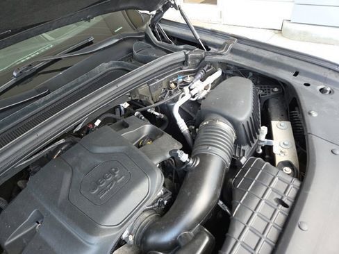 Used 2022 Jeep Grand Cherokee Summit AWD/4WD image 82