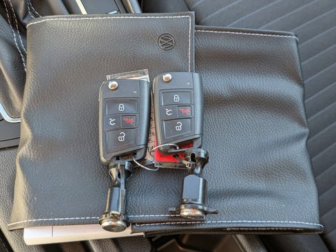 Used 2025 Volkswagen Jetta S image 32