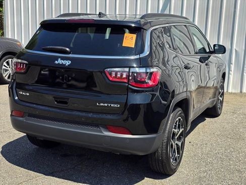 Used 2025 Jeep Compass Limited AWD/4WD image 9