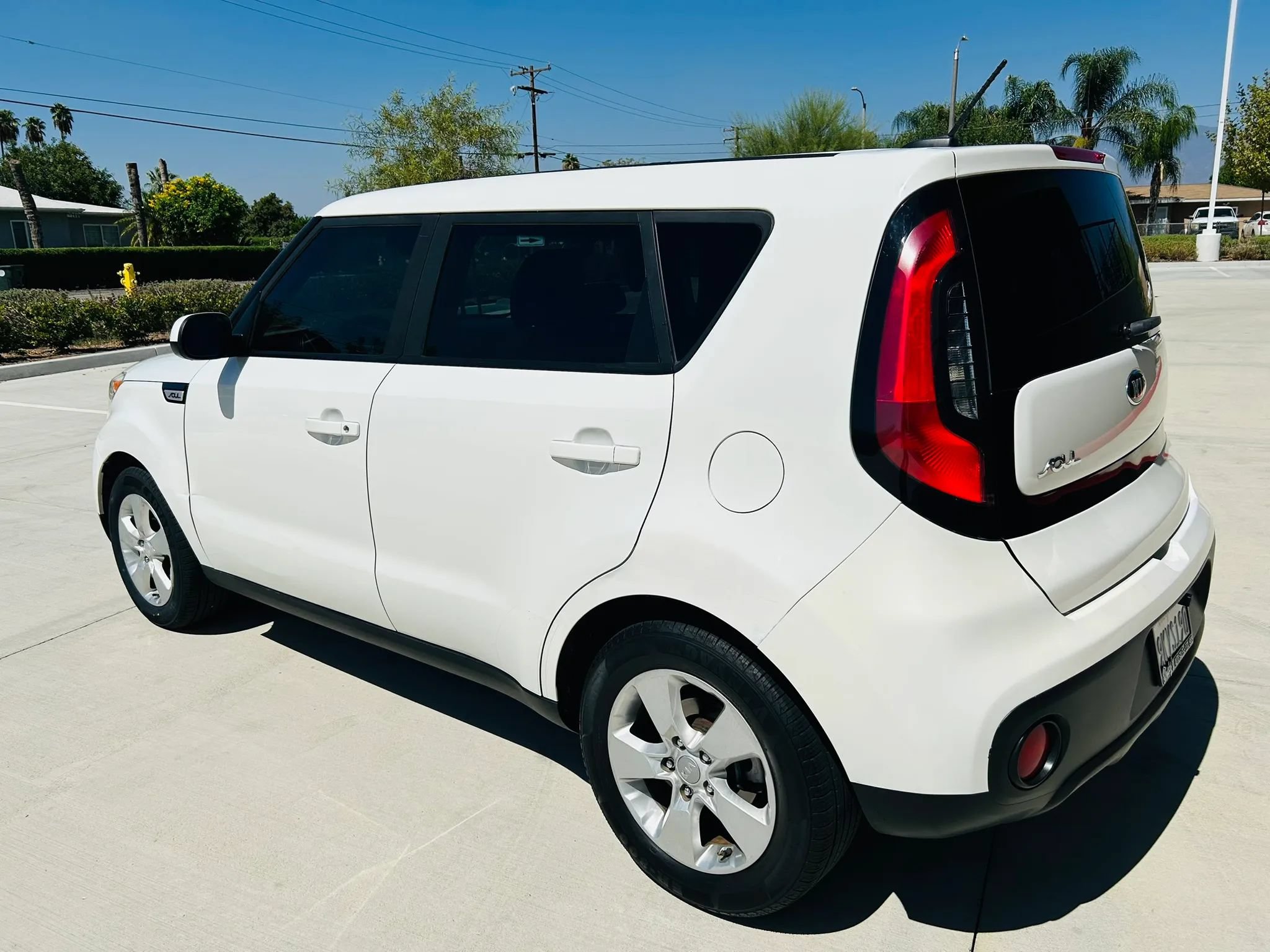 Used 2017 Kia Soul FWD image 4