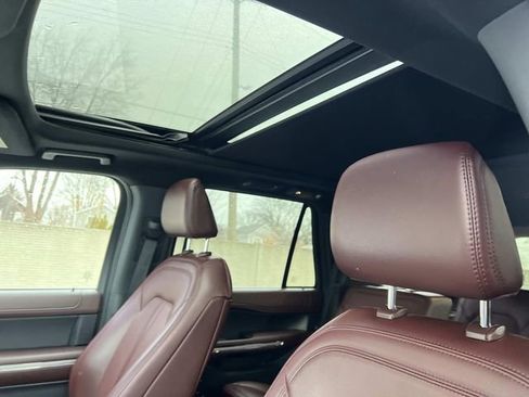 Used 2024 Ford Expedition Limited image 22