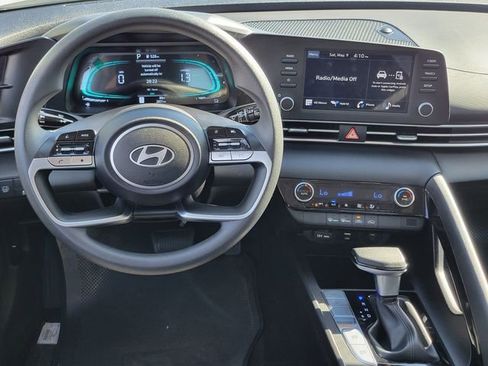 Certified 2026 Hyundai Elantra Hybrid FWD image 6