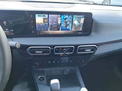 New 2026 Nissan Sentra SR w/ SR Premium Package FWD image 19