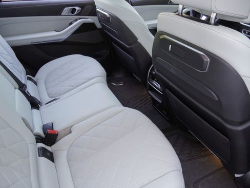 Used 2024 BMW X7 xDrive40i w/ Executive Package AWD/4WD image 34