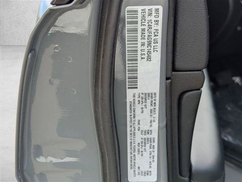Used 2022 Jeep Grand Cherokee Laredo X AWD/4WD image 24