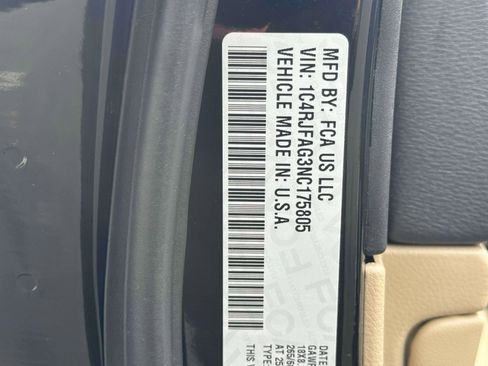 Used 2022 Jeep Grand Cherokee Laredo E w/ Security & Convenience Group image 17