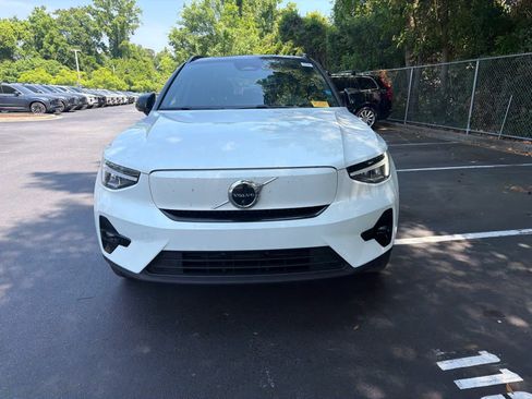 Used 2023 Volvo XC40 Recharge Plus w/ Protection Package Premier AWD/4WD image 3