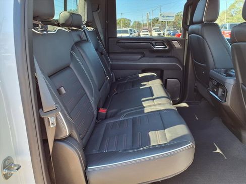 Used 2024 GMC Sierra 2500 AT4X w/ AT4X AEV Edition image 17