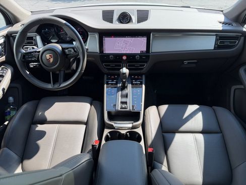 Certified 2025 Porsche Macan AWD/4WD image 15