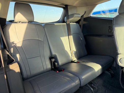 Used 2021 Buick Enclave Essence w/ Sound and Sites Package image 11